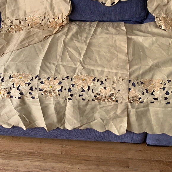 Window treatment - Picture 6 of 7